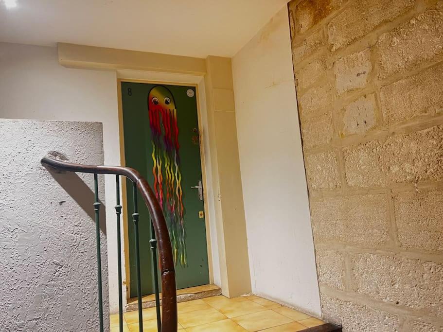 Appartement 1 Chb, Calme, Lumineux, Clim, Terrasse 亞維農 外观 照片