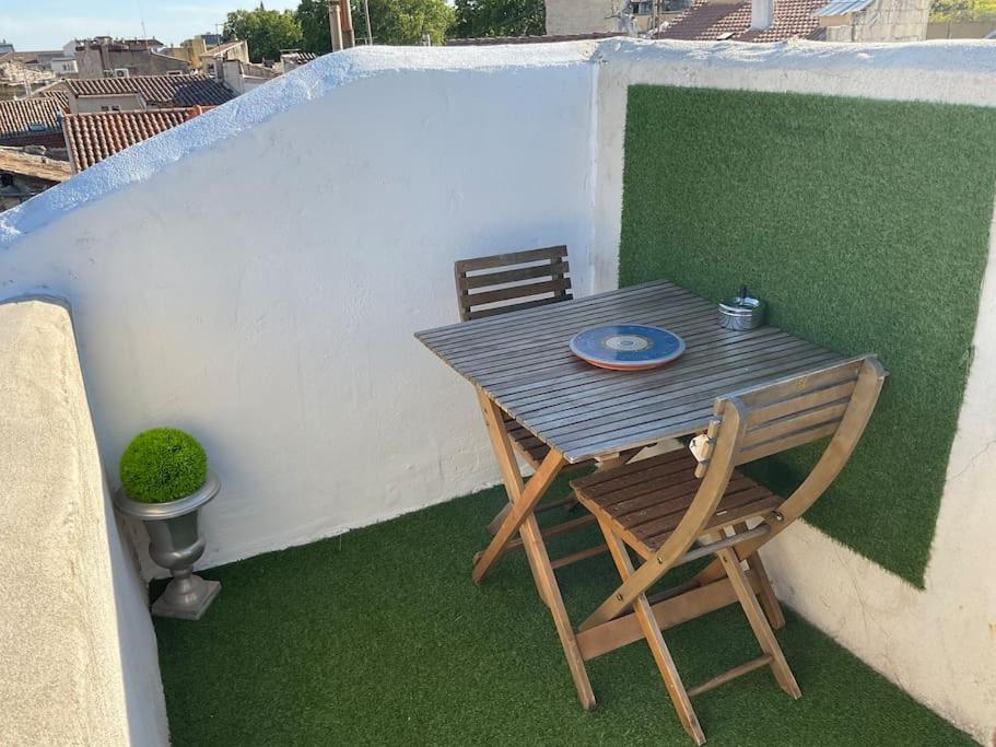 Appartement 1 Chb, Calme, Lumineux, Clim, Terrasse 亞維農 外观 照片